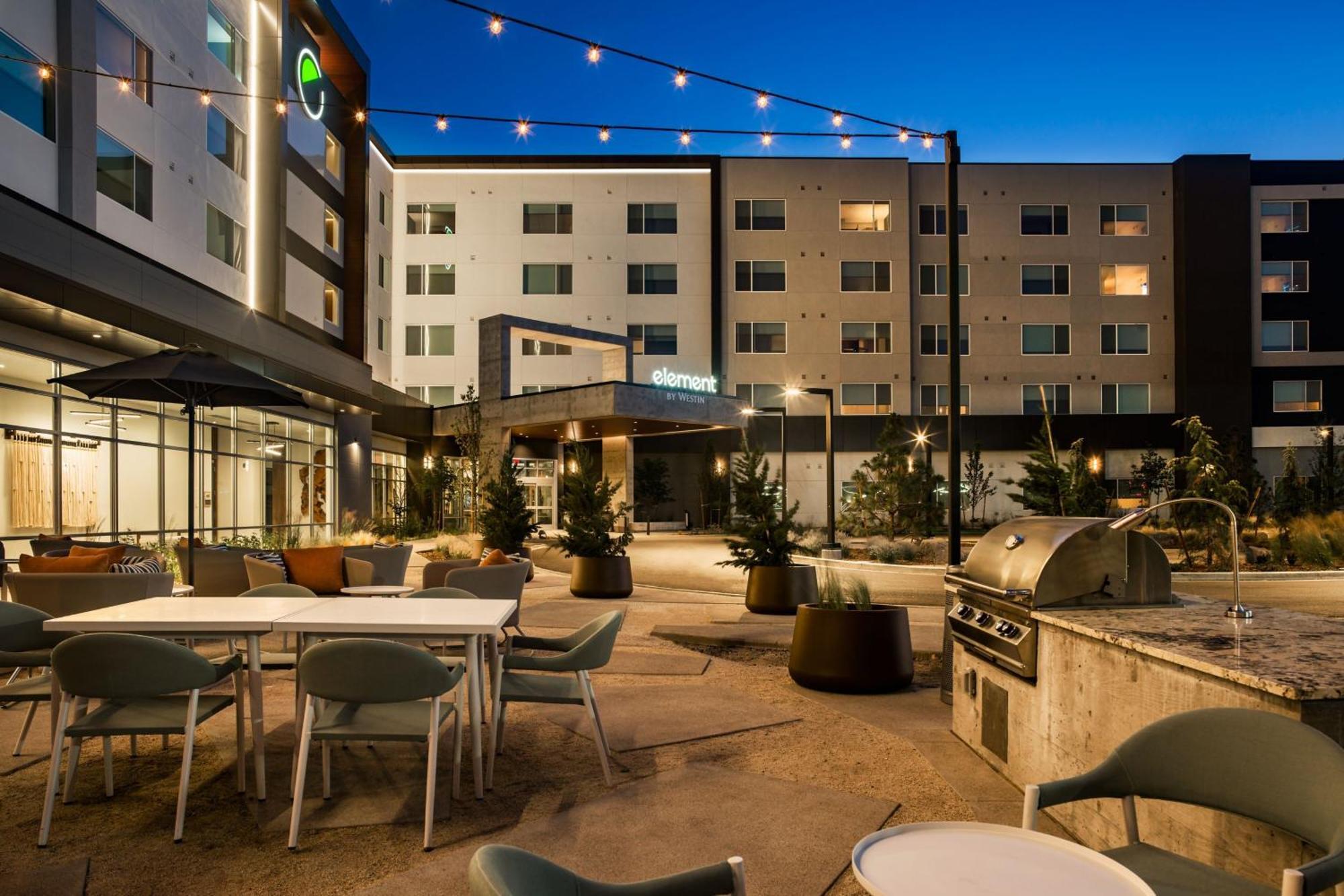 Готель Element Reno Experience District Екстер'єр фото