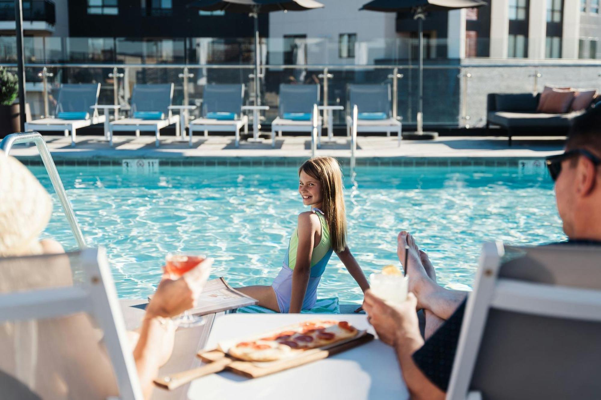 Готель Element Reno Experience District Екстер'єр фото